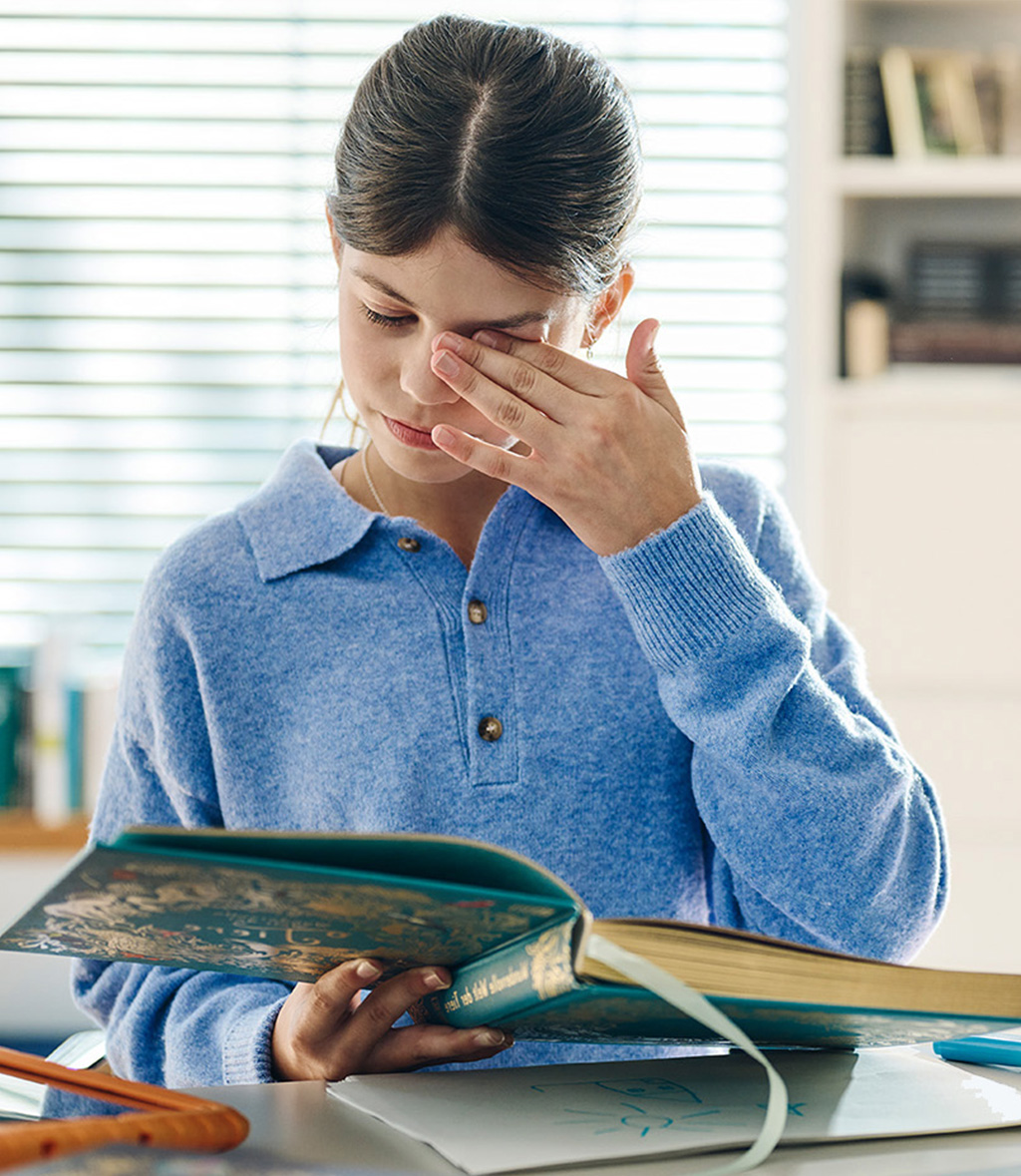 Teenager struggle to read